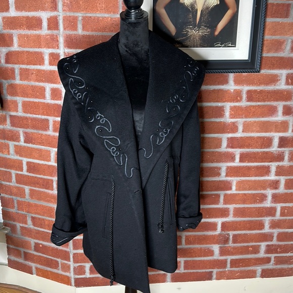 Vintage black coat - Picture 1 of 2